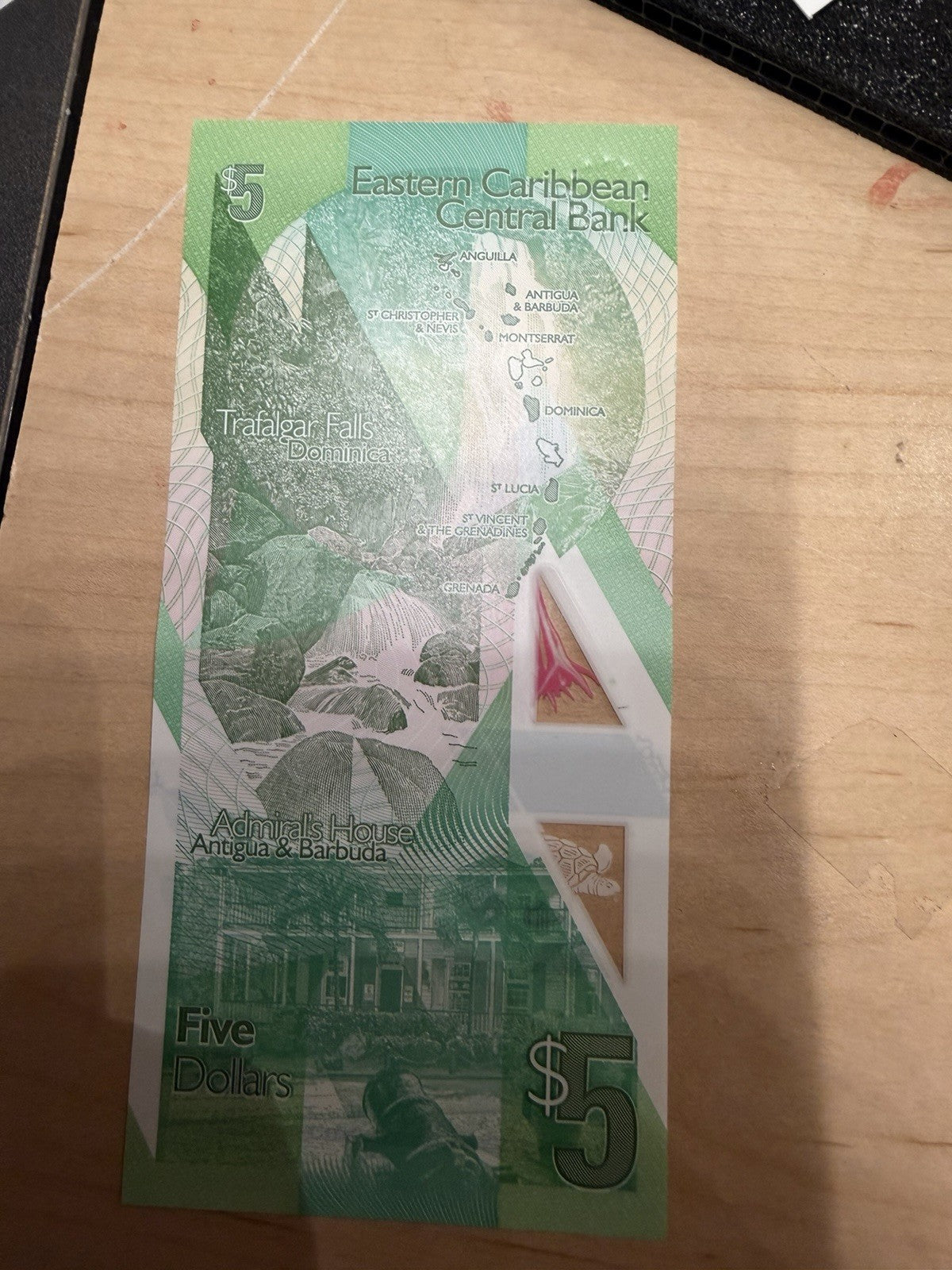 East Caribbean States 5 Dollars Banknote Circulated